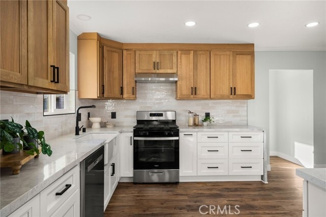 Building Photo - 7785 Vineyard Ave