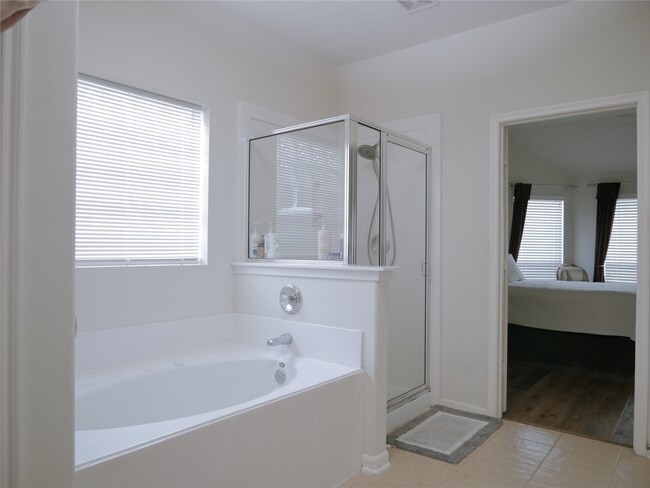 Building Photo - 17619 Emerald Garden Ln