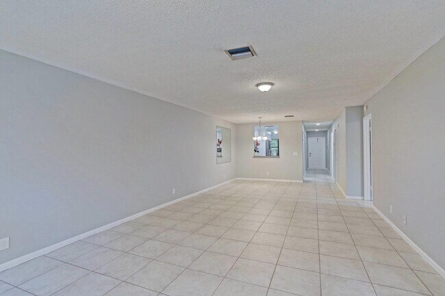 Building Photo - 3011 SW 21st Terrace