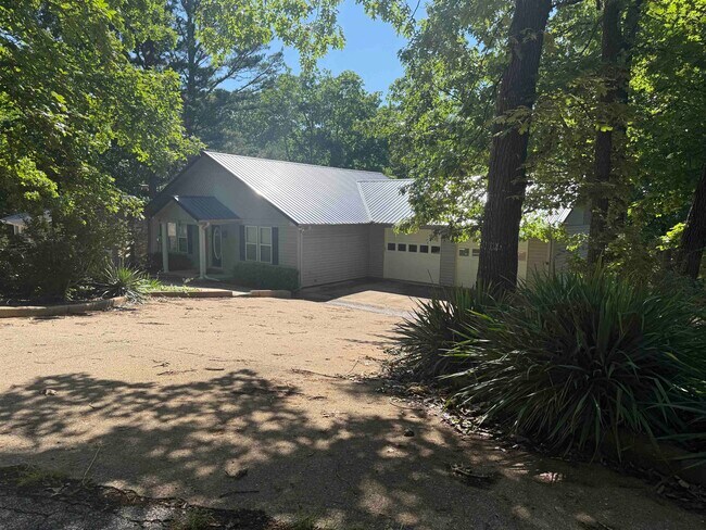 Building Photo - 20 N Lakeshore Dr