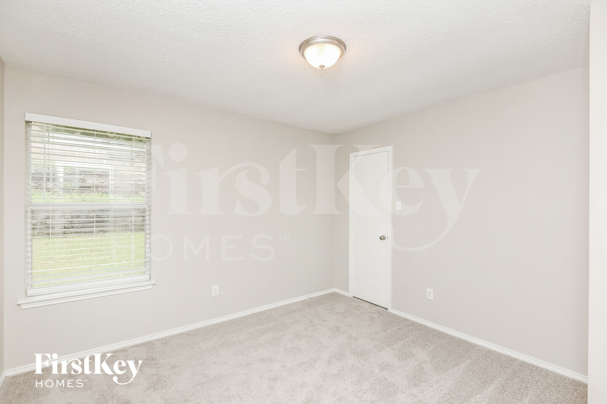 Building Photo - 2529 Rivers Edge Dr