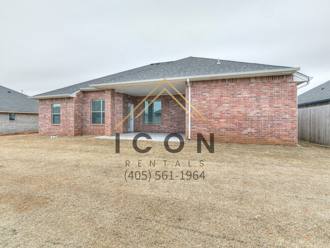 Building Photo - 713 Cottontail Way