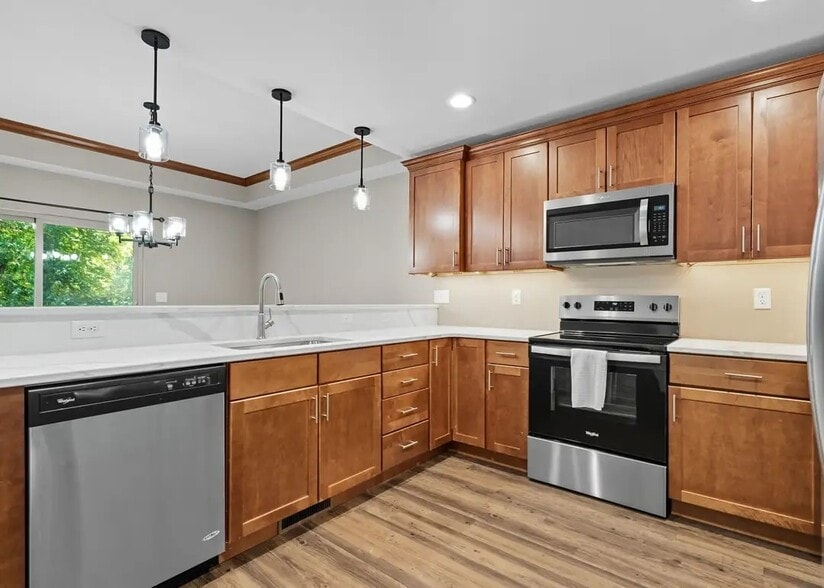 Building Photo - 1255 Dodge Street Ct