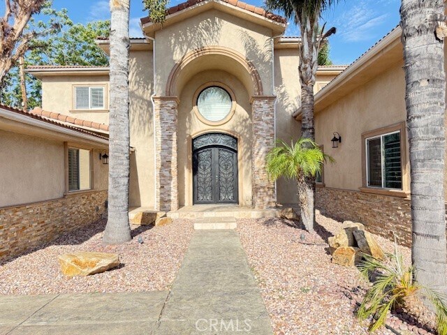 Building Photo - 5724 Tampa Ave