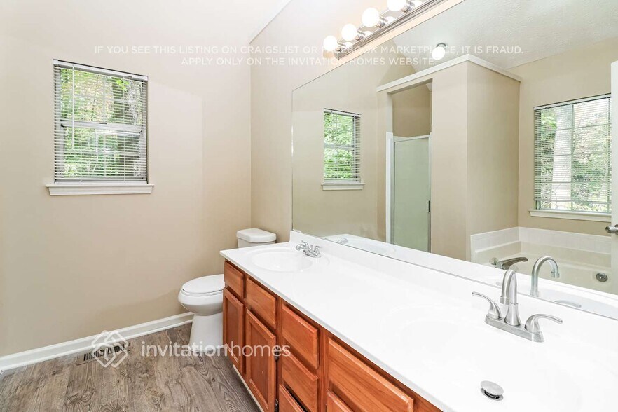 Building Photo - 5305 Keithwood Dr