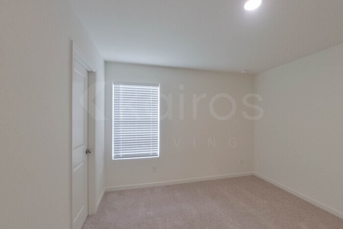 Building Photo - 106 Flat Rock Ml Trl