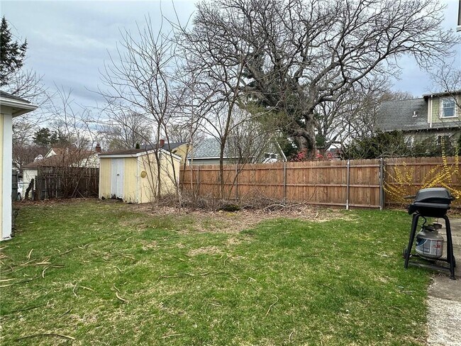 Building Photo - 143 Blackamore Ave