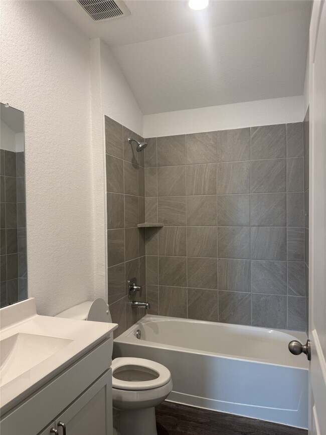 Building Photo - 5005 Almond Ter Dr