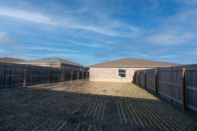 Building Photo - 208 Lowes Blvd