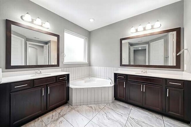 Building Photo - 4030 Brookfield Run Ln