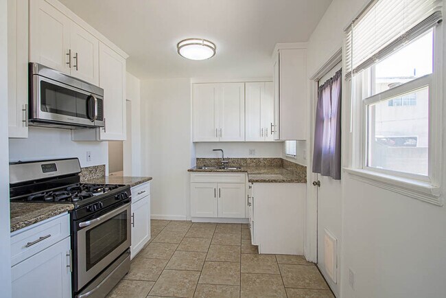 Building Photo - 2835 Pacific Ave