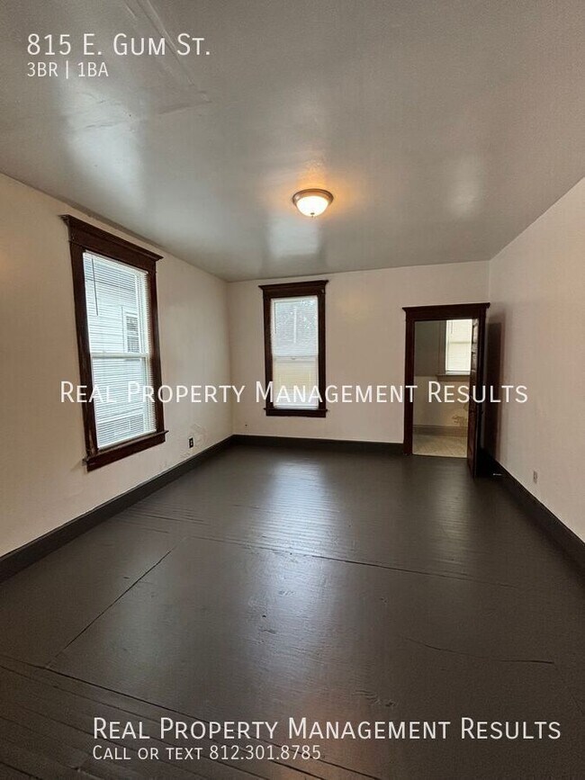 Building Photo - 815 E Gum St