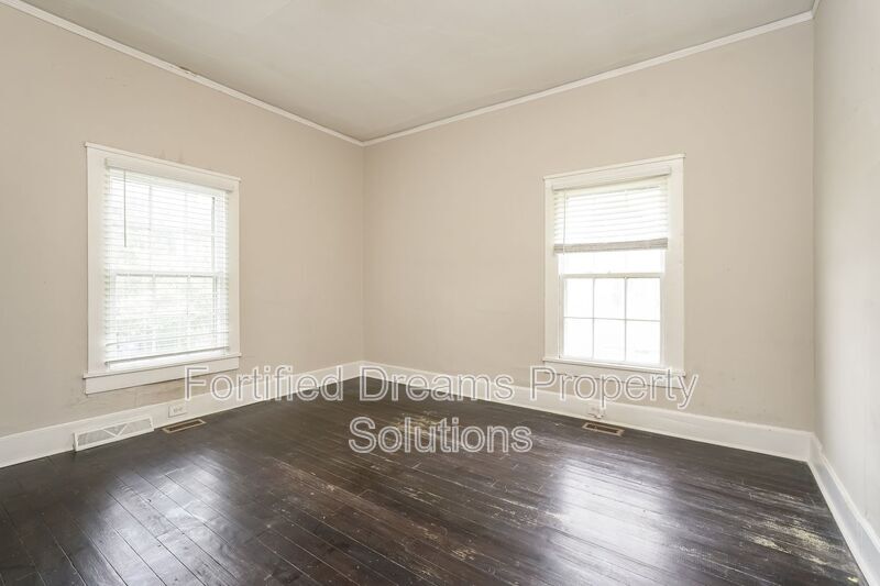 Building Photo - 407 Seaman St