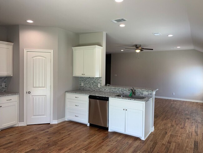 Building Photo - House for Lease in Sherman