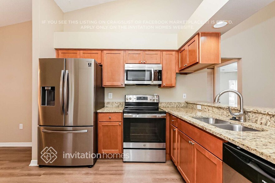 Building Photo - 920 49th St Cir E