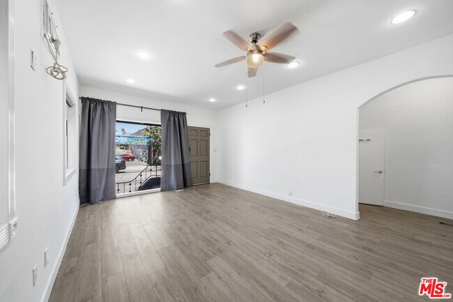 Building Photo - 5760 Melrose Ave