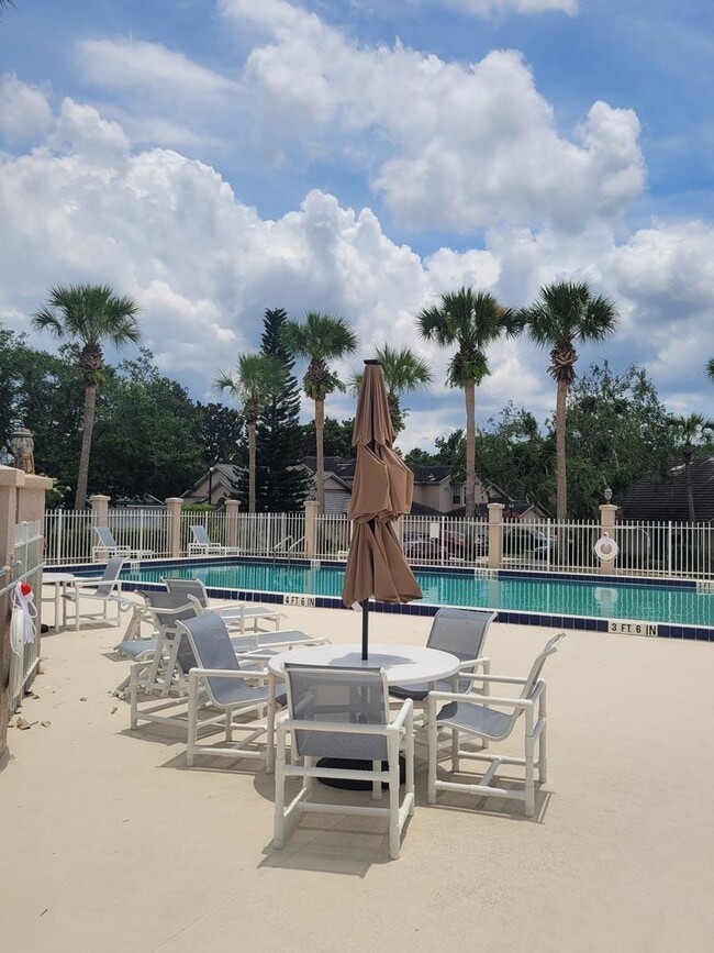 Building Photo - Modern 3 Bed, 2 Bath Home in Chelsea Parc ...