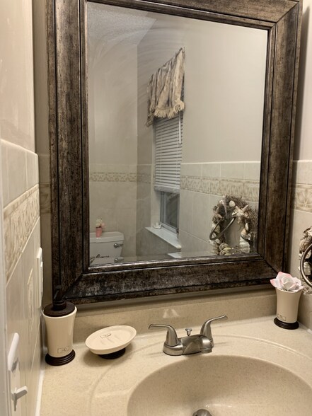 Building Photo - 227 Lindsey Ct