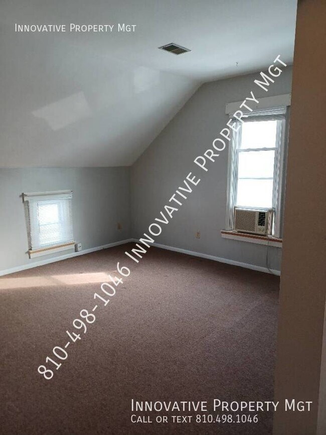 Building Photo - 206 New St