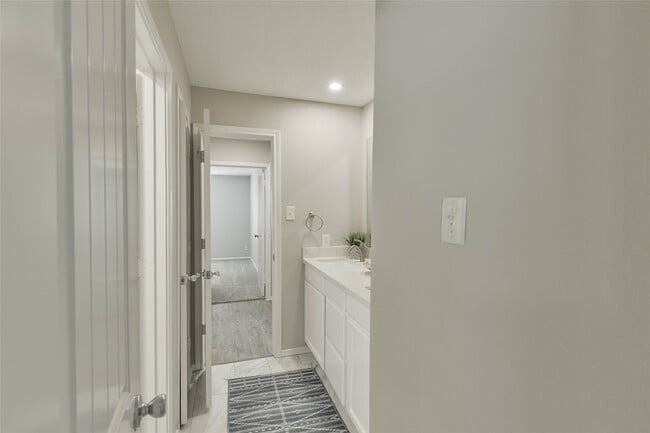 Building Photo - 7211 Fuchsia Ln
