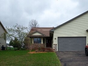 Building Photo - Nice 3 Bedroom 3 Bathroom Twinhome in River Falls