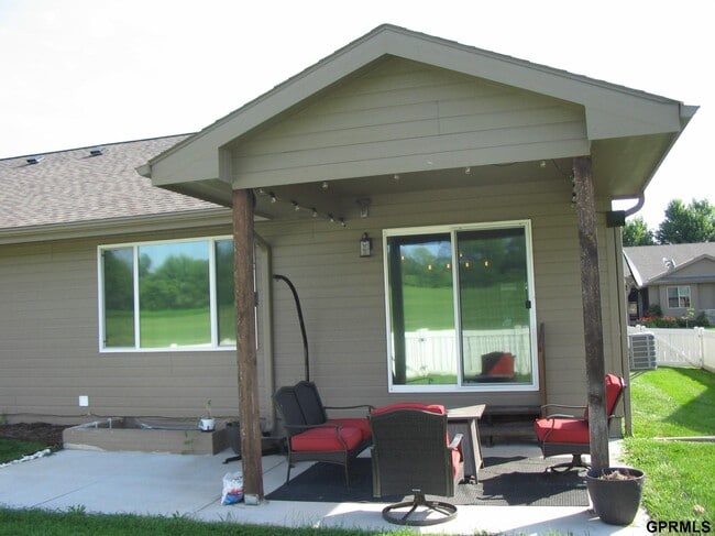 Building Photo - 3031 Lakeside Dr