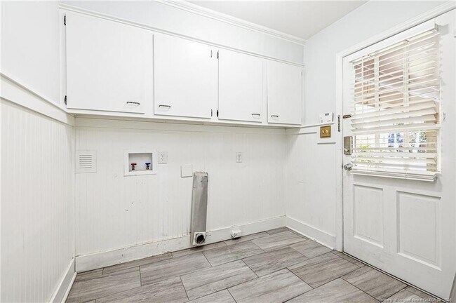 Building Photo - 325 Northview Dr