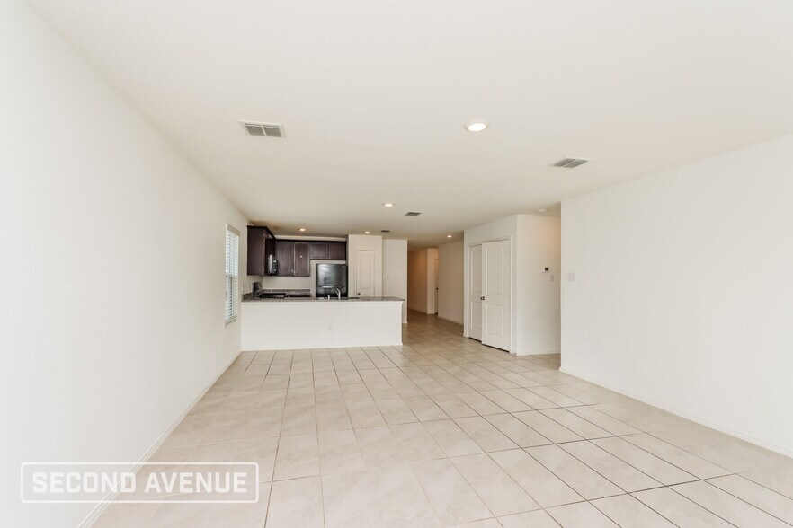 Building Photo - 6077 Determine Ln