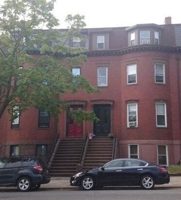 Building Photo - 811 E Broadway