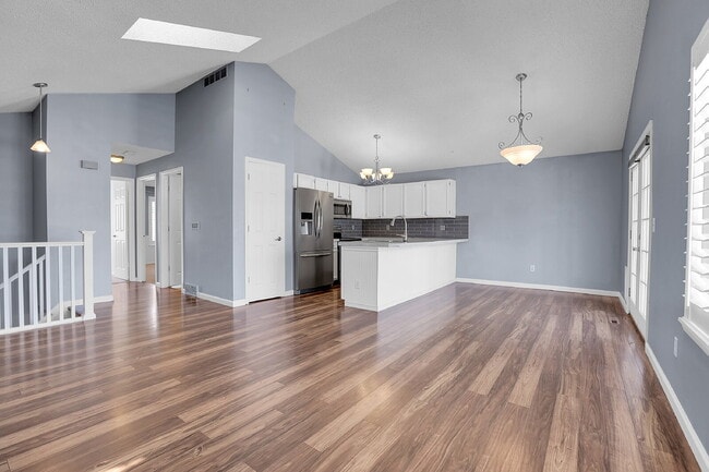 Building Photo - $3,195 - 4 Bed, 2 Bath Home in Broomfield ...