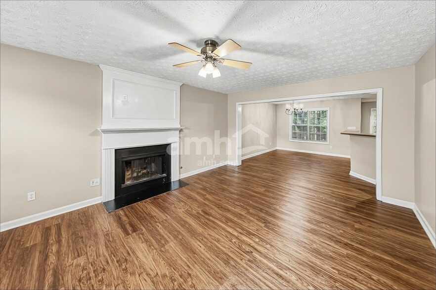 Building Photo - 292 Ridgestone Way SW
