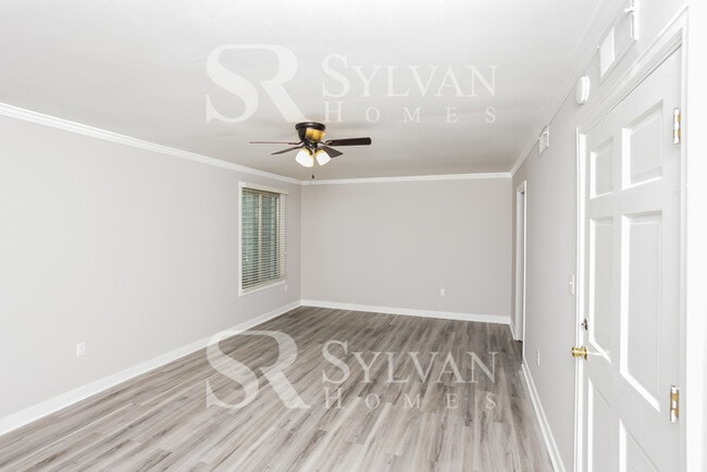 Building Photo - Feel like you are on vacation every day in this 4 bedroom, 3 bathroom home