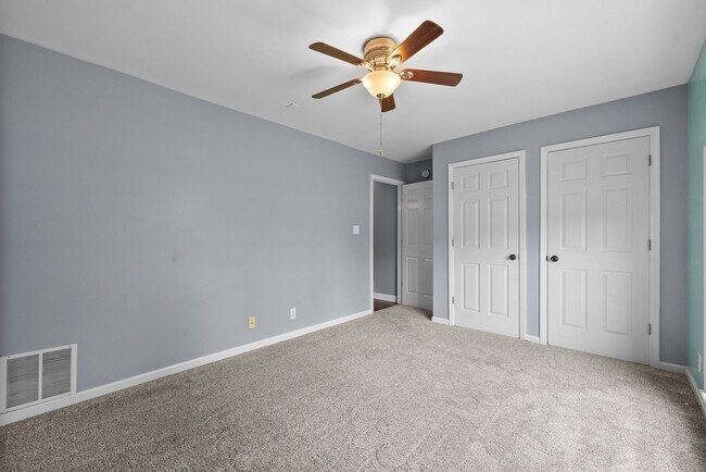 Building Photo - 1 Level Ranch Sitting on 3 Acres- Close to...