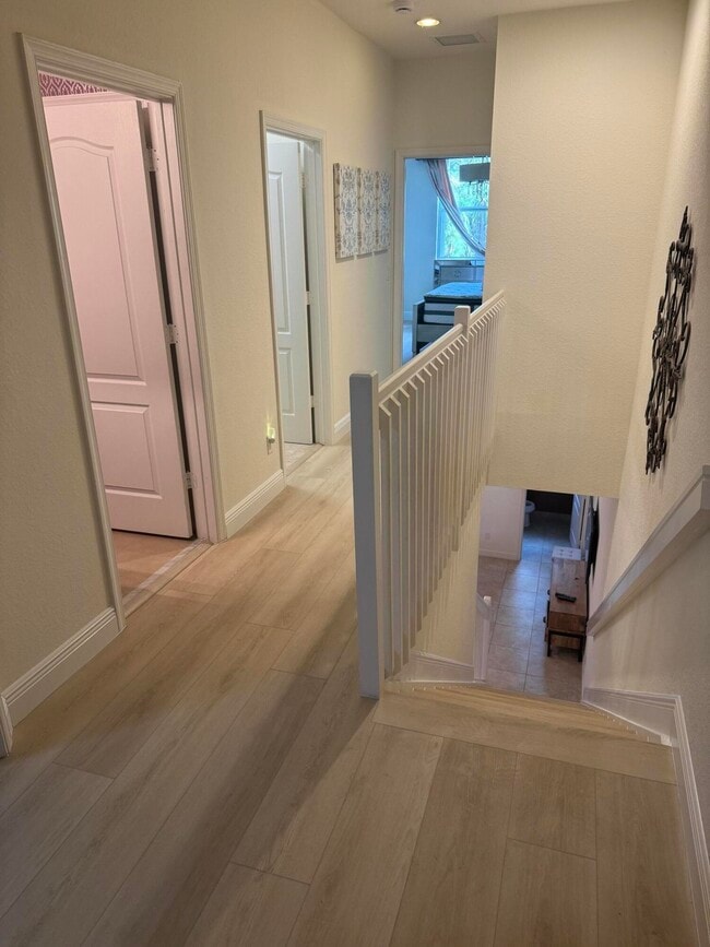 Building Photo - 3063 SW Otter Ln