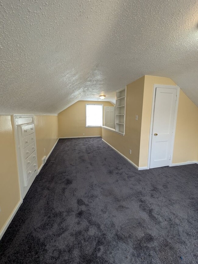 Building Photo - 3 bedroom 1 bath Detroit westside near 8 m...