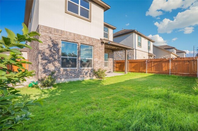 Building Photo - 1241 Summerbrooke Cir