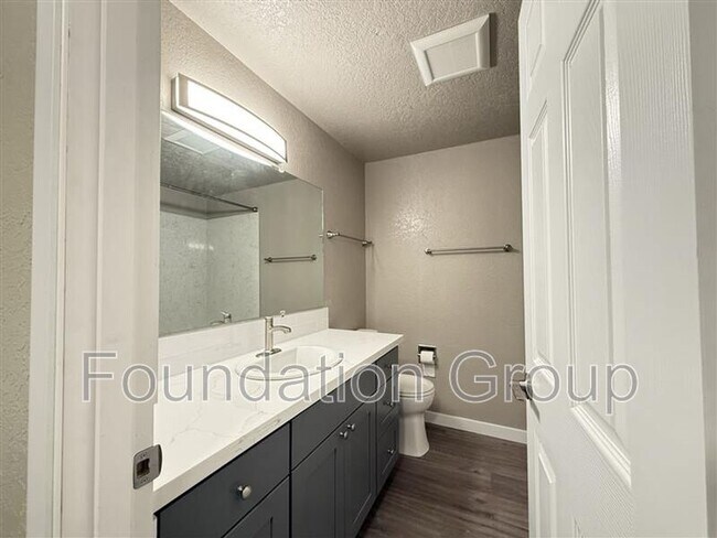 Building Photo - 938 N 100th St