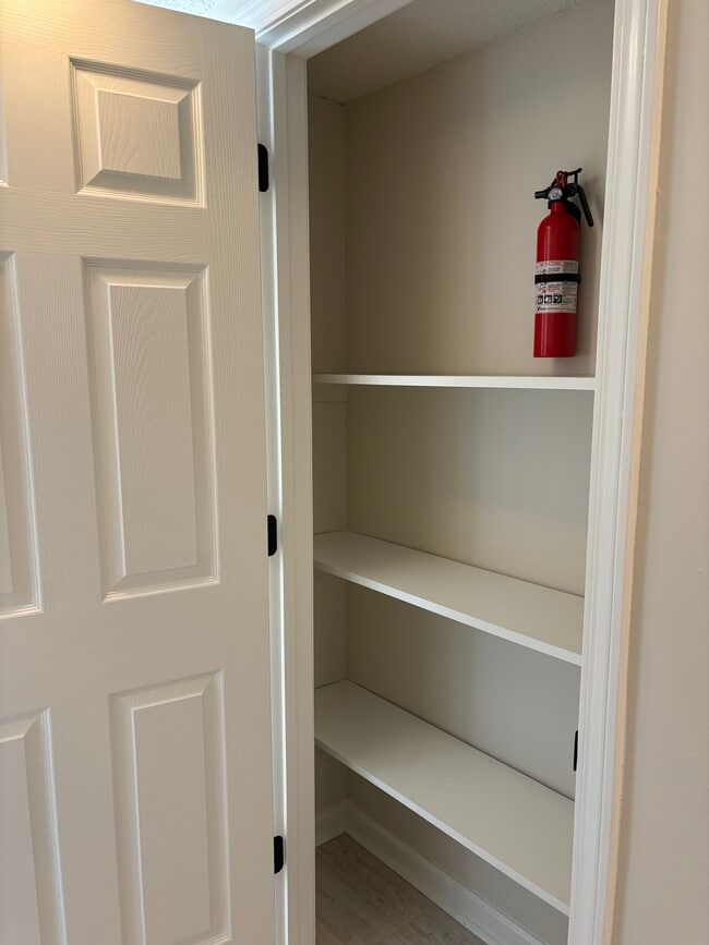 Building Photo - 4513 Tabony St