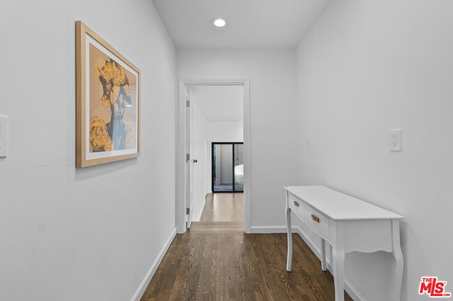 Building Photo - 3020 W 82nd St