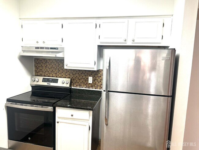 Building Photo - 4901 Ravens Crest Dr