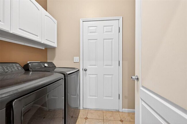 Building Photo - 4582 Campenille Ct
