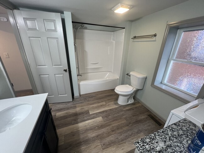 Building Photo - 34 N Lee St