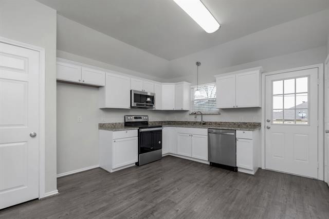 Building Photo - 8112 Arbor Ave