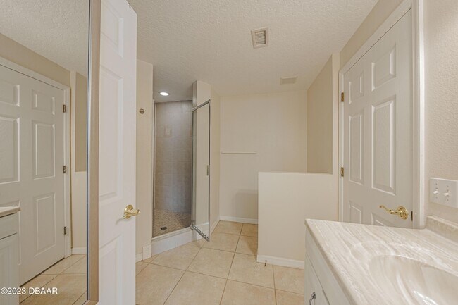 Building Photo - 3733 Cardinal Blvd