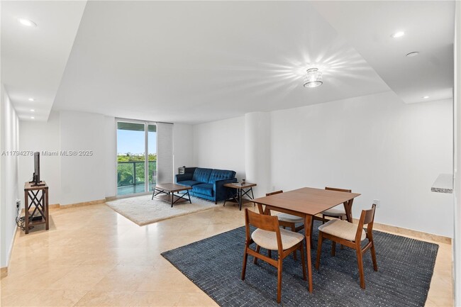 Building Photo - 2101 Brickell Ave