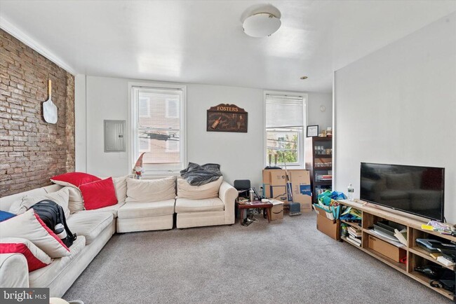 Primary Photo - 909 N American St