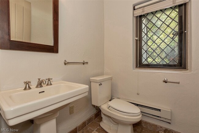 Building Photo - 7020 S Woodland Rd