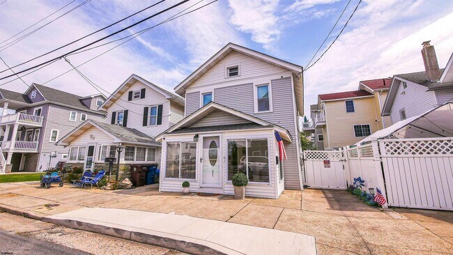 Building Photo - 201 N Portland Ave