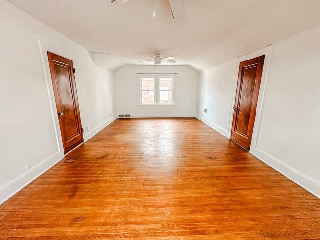 Building Photo - Move In Ready Gem on Lowe Rd. - West End