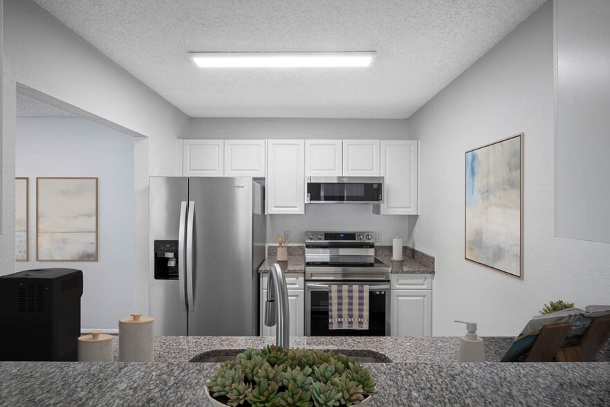 Building Photo - Tampa Woods